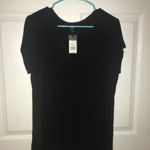 Black v neck longer shirt